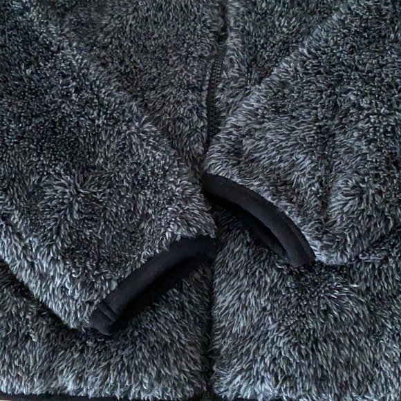 Uniqlo Women’s Teddy Sweater Sz XS - Picture 5 of 5